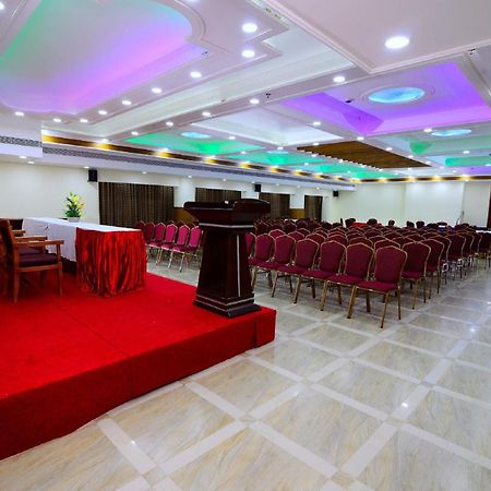 Отель Sps Kingsway Тривандрум Экстерьер фото