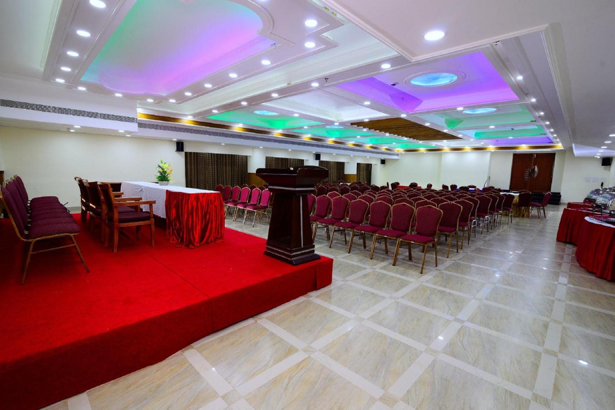 Отель Sps Kingsway Тривандрум Экстерьер фото